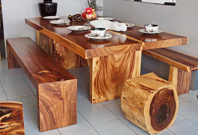 Современная деревянная мебель на кухне